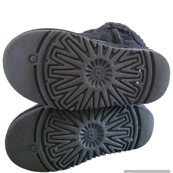 BABY UGGS 🖤 - Picture 6 of 7